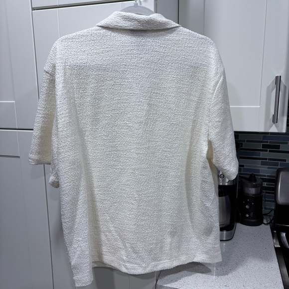 ✨3/$20 H&M button down top - Picture 4 of 4